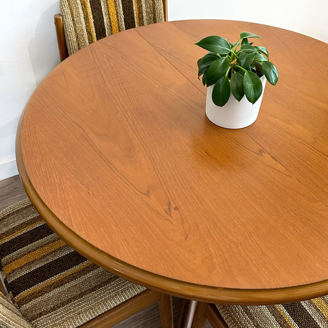 Mid Century Round Extendable Dining Table