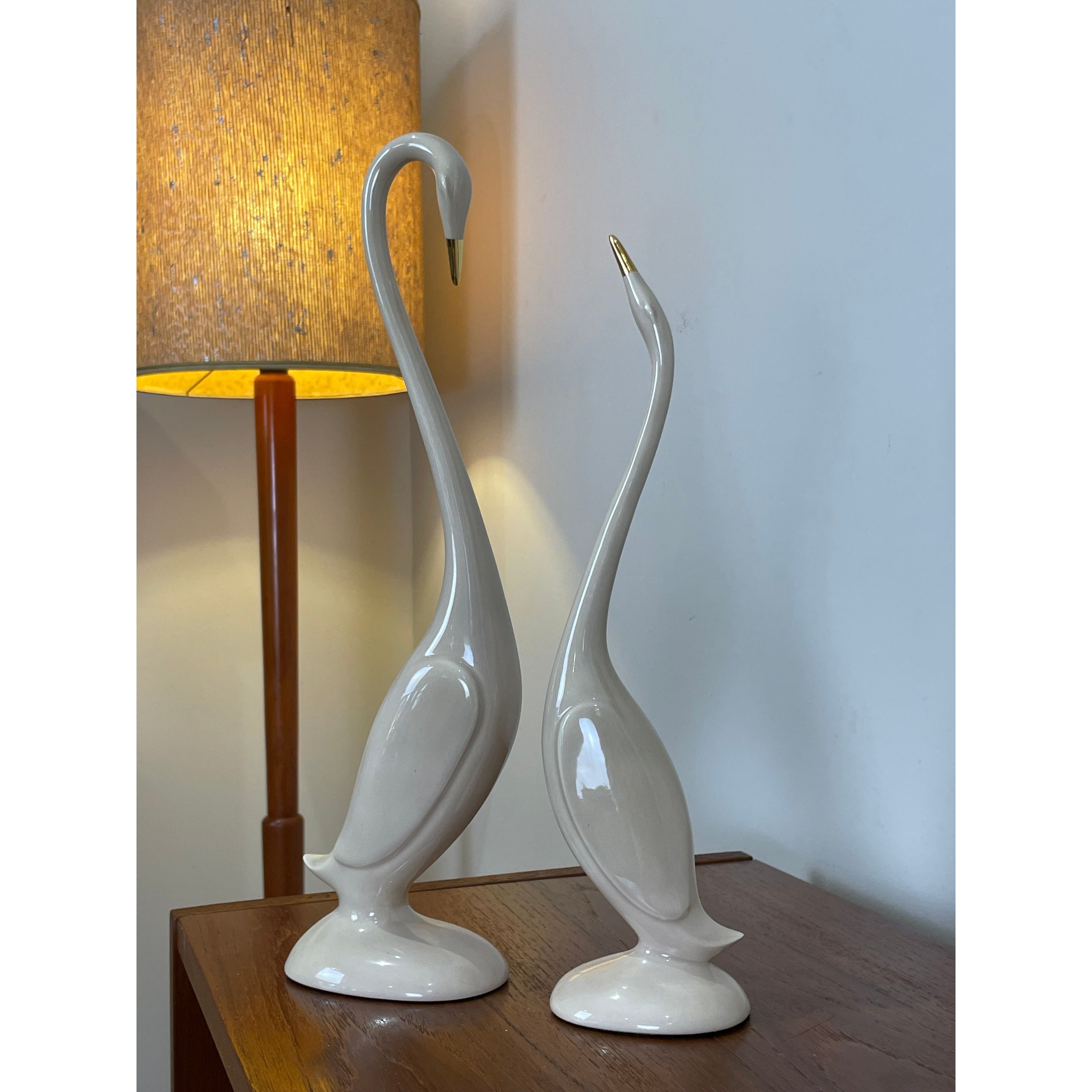 Vintage swan deals lamp