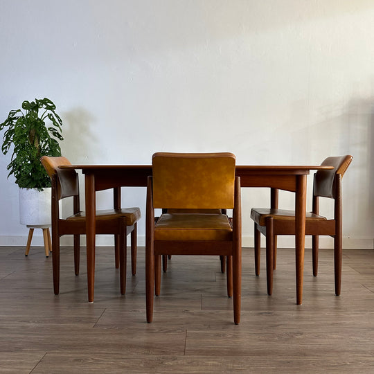 Mid Century Parker Elliptical Dining Table With Butterfly Extension Leaf