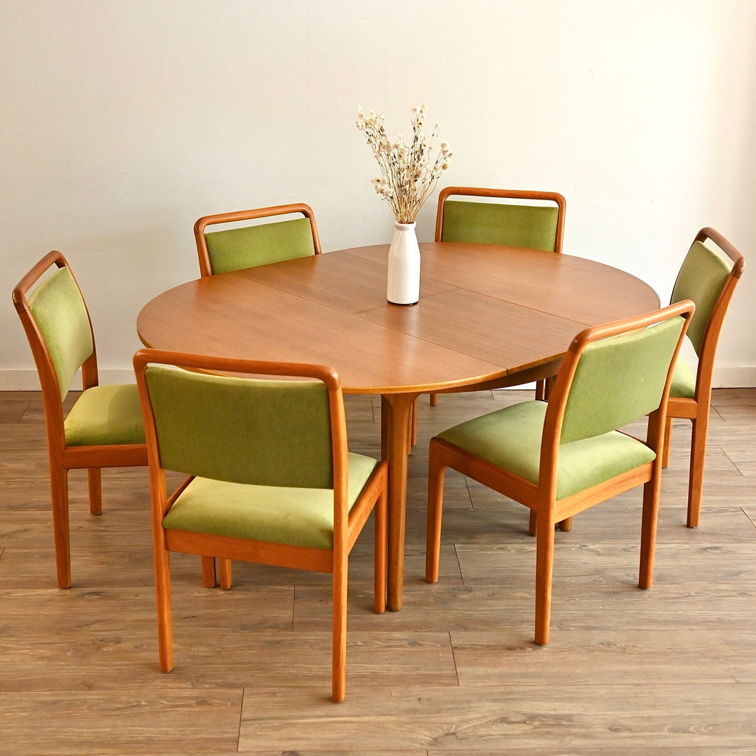 Mid Century Teak Extendable Round Dining Table by McIntosh (UK)