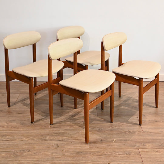 5 x Mid Century white Vinyl Dining Chairs by Elite