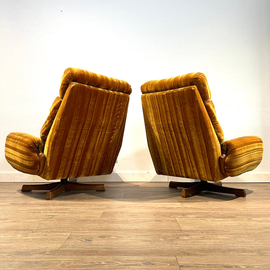 Retro 1960s Gold Velvet Armchairs