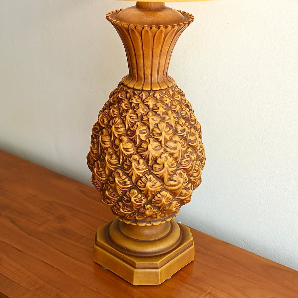 Retro 1970s Ceramic Pineapple Table Lamp