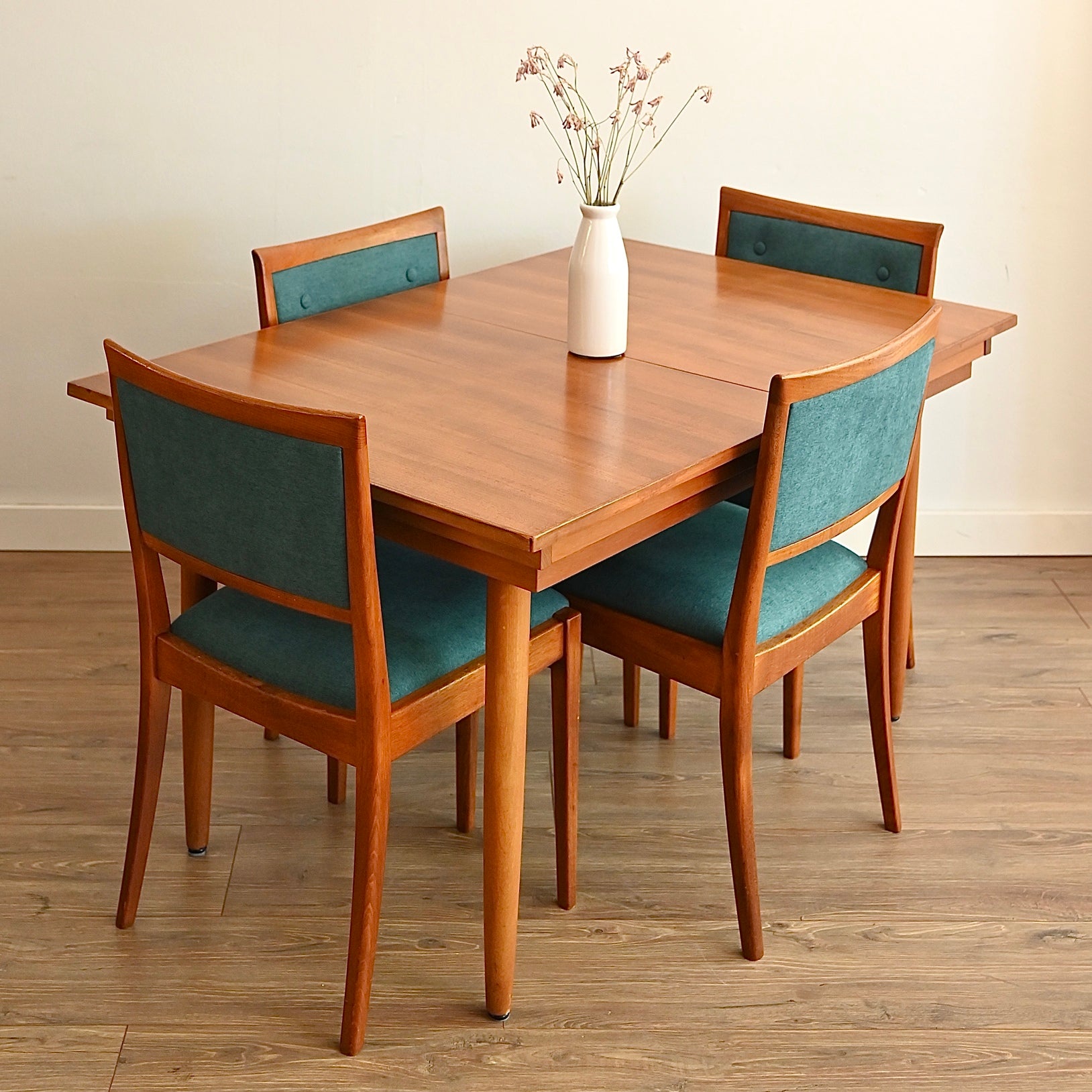 Mid Century Teak Extendable Dining Table by Chiswell – retro bay