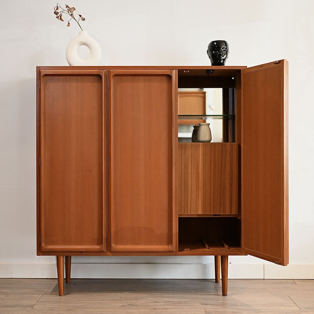 Mid Century Teak Sideboard Buffet Bar Caninet by Chiswell