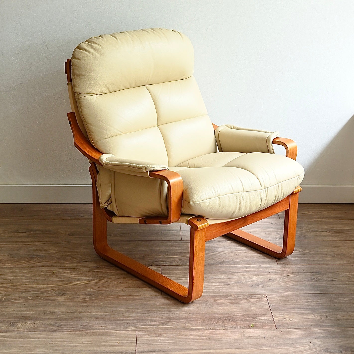 Mid Century Tessa T8 'Atlantis' Leather Armchair
