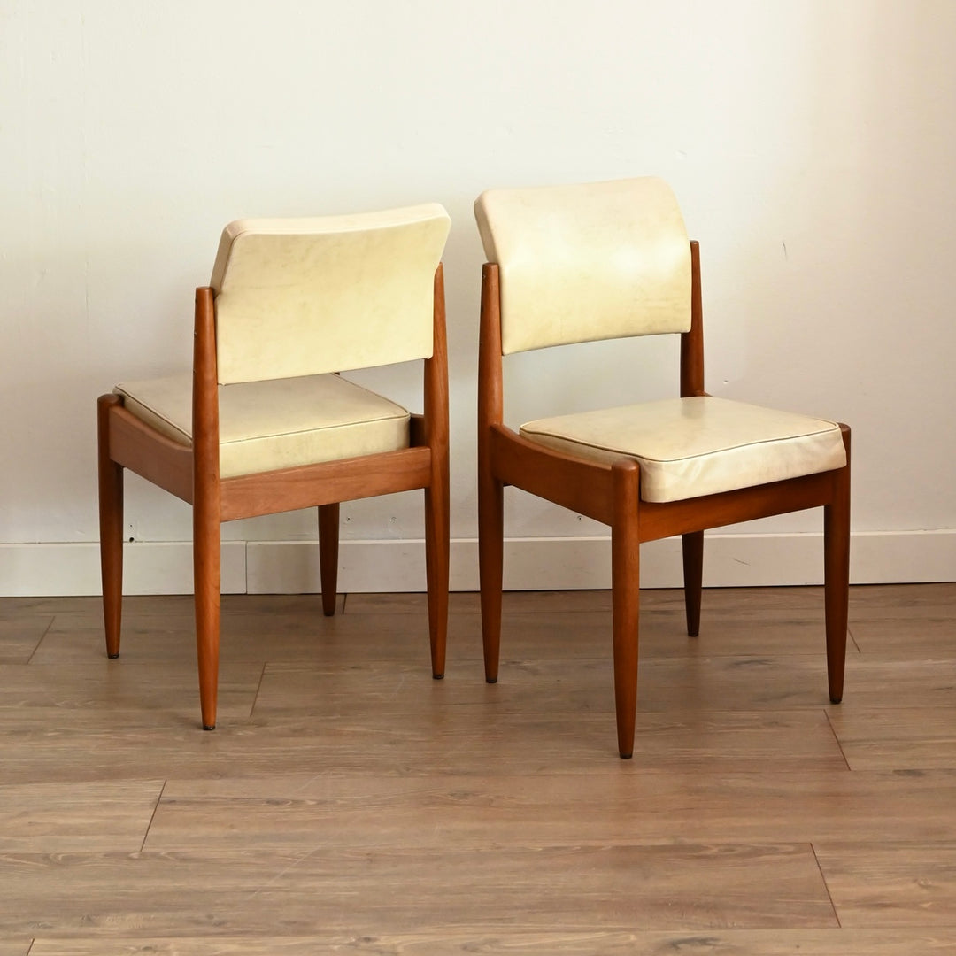 6x Mid Century Cream Vinyl Dining Chairs by Chiswell