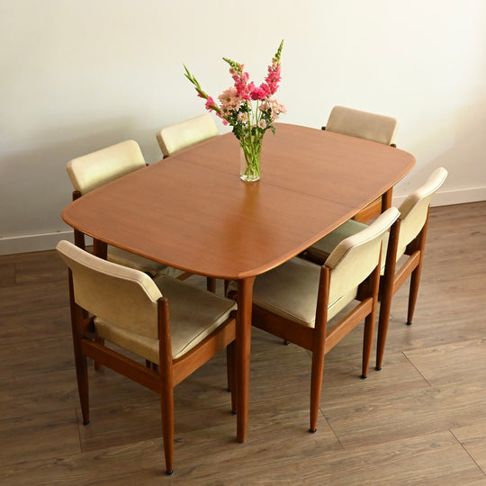 6x Mid Century Cream Vinyl Dining Chairs by Chiswell