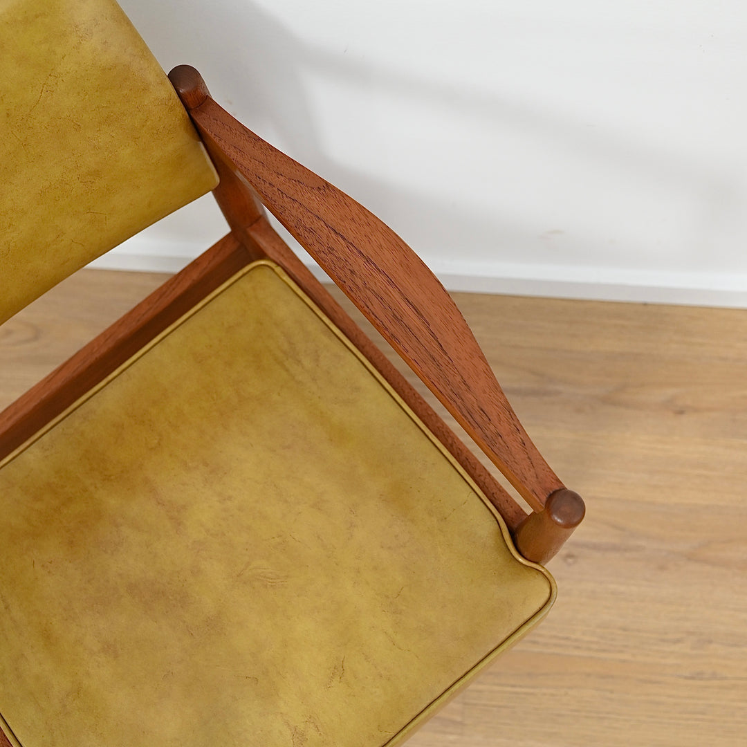6x Mid Century Mustard Vinyl Dining Chairs by Chiswell
