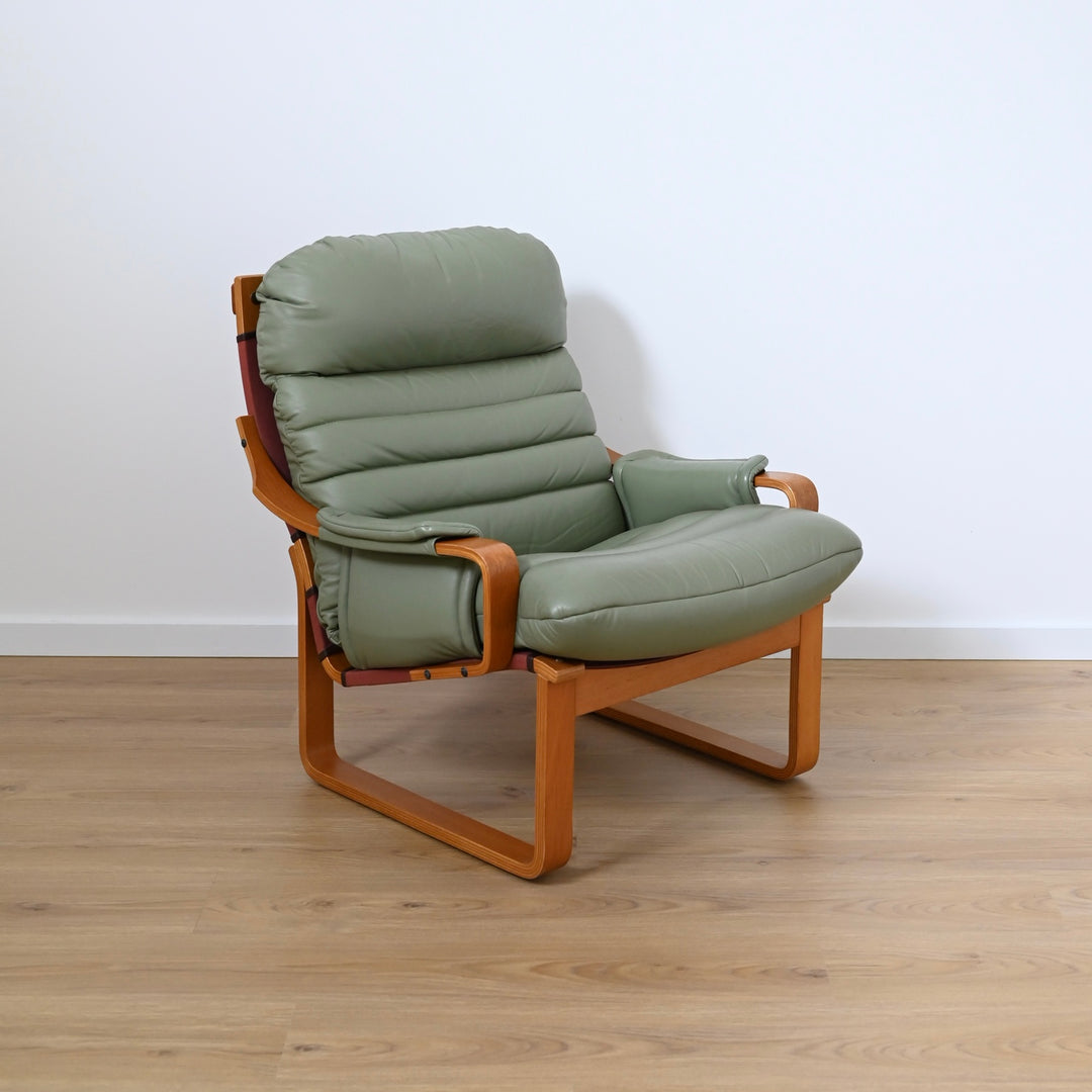 Mid Century Tessa T8 Leather Armchair and Ottoman
