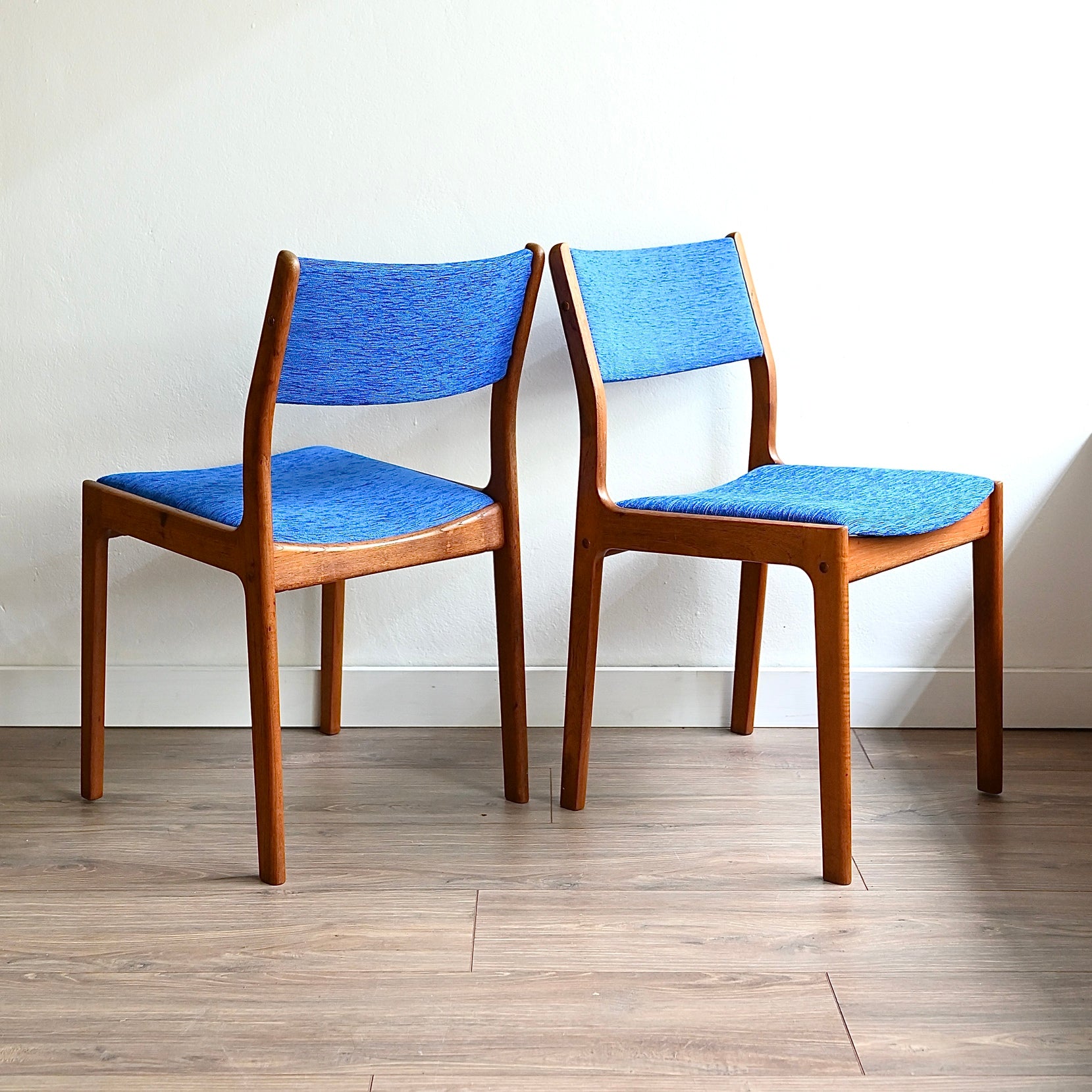 6x Mid Century Teak Dining Chairs by D-Scan – retro bay