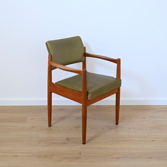 8 x Mid Century Teak Green Vinyl Dining Chairs by Chiswell