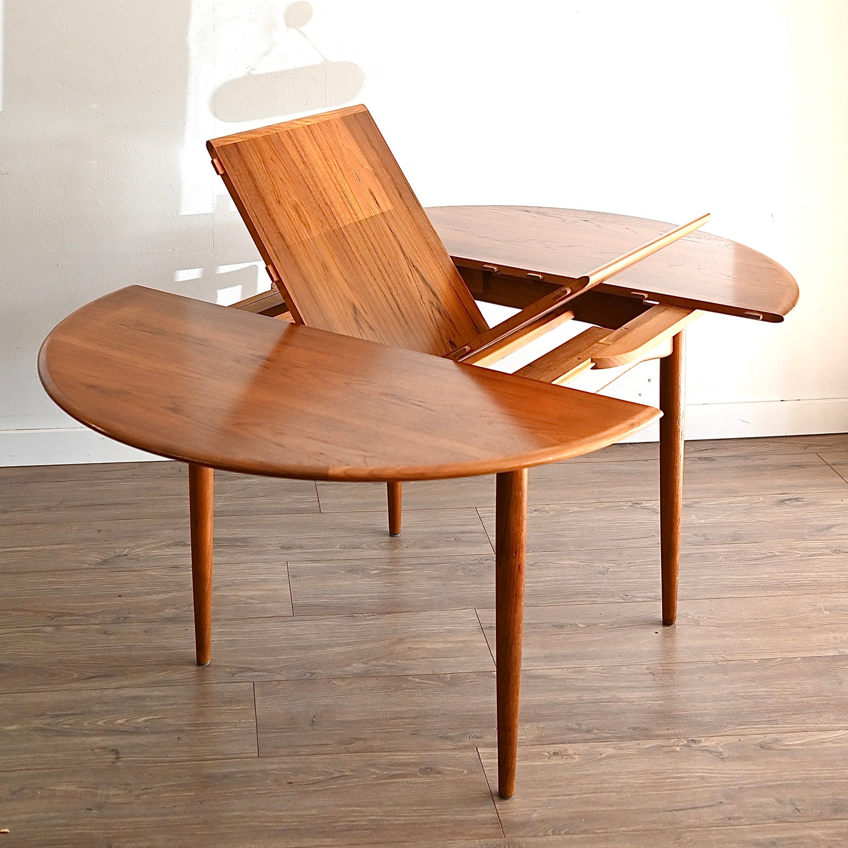 Parker Mid Century Teak Round Extendable Dining Table