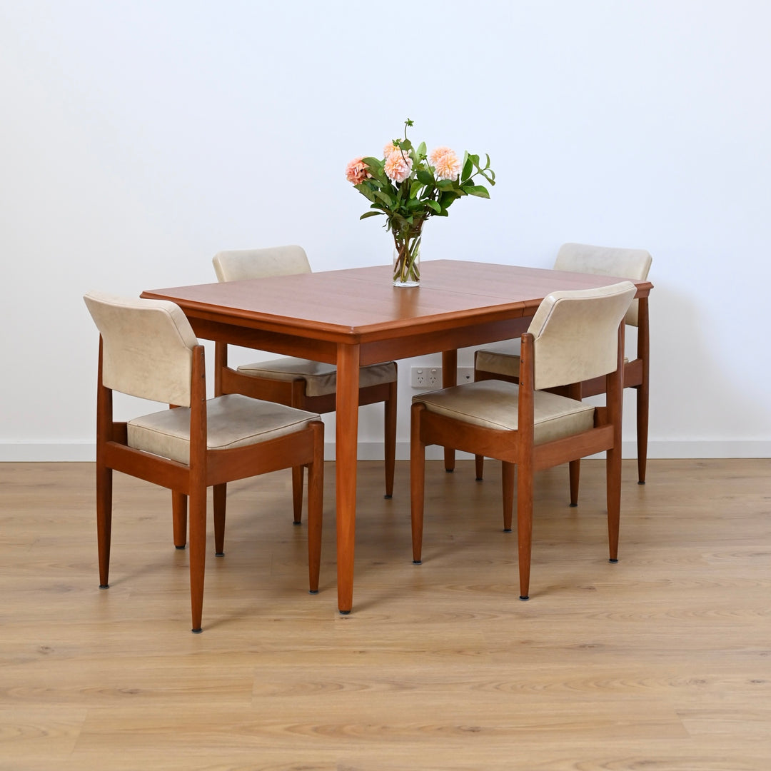 6x Mid Century Cream Vinyl Dining Chairs by Chiswell