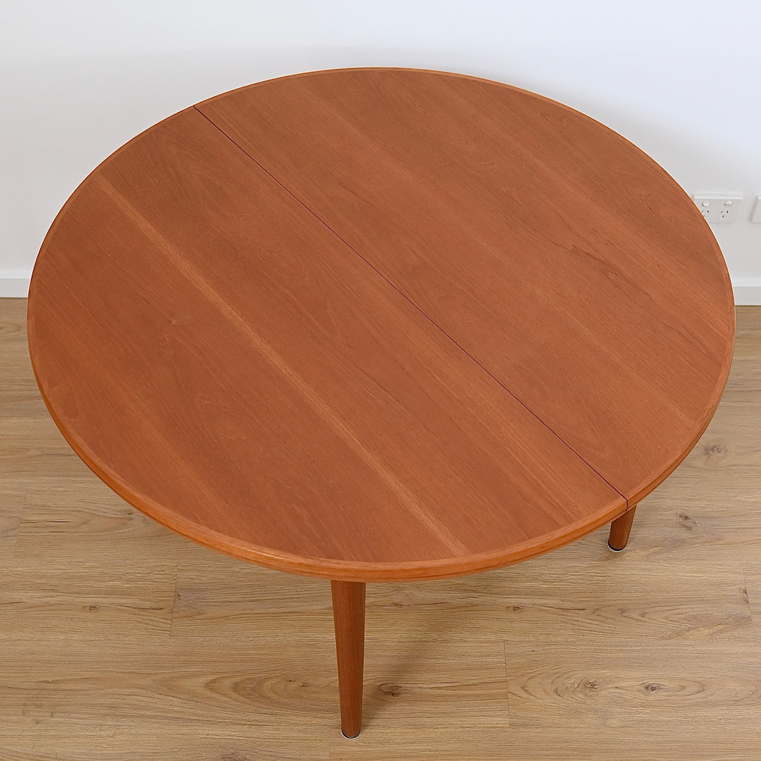 Mid Century Teak Round Extendable Dining Table by Chiswell