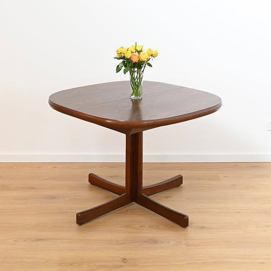 Mid Century Dining Setting Chairs and Extendable Dining Table by Chiswell