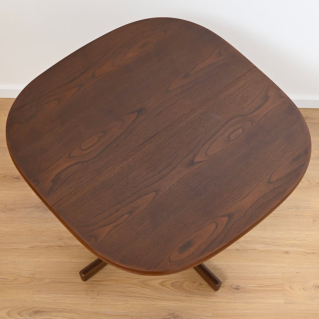 Mid Century Dining Setting Chairs and Extendable Dining Table by Chiswell