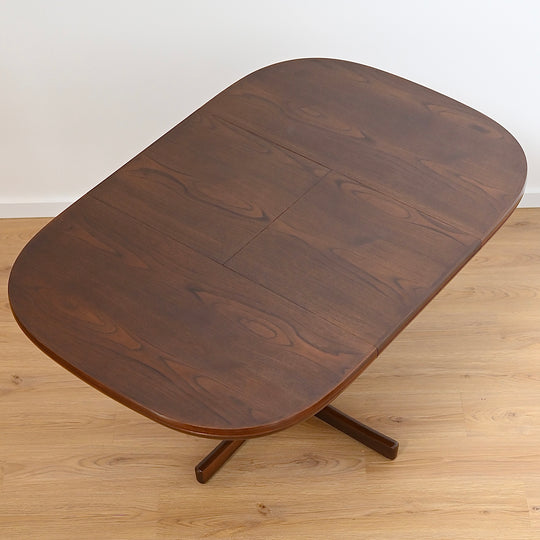 Mid Century Dining Setting Chairs and Extendable Dining Table by Chiswell