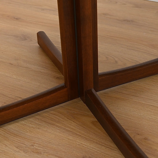 Mid Century Dining Setting Chairs and Extendable Dining Table by Chiswell