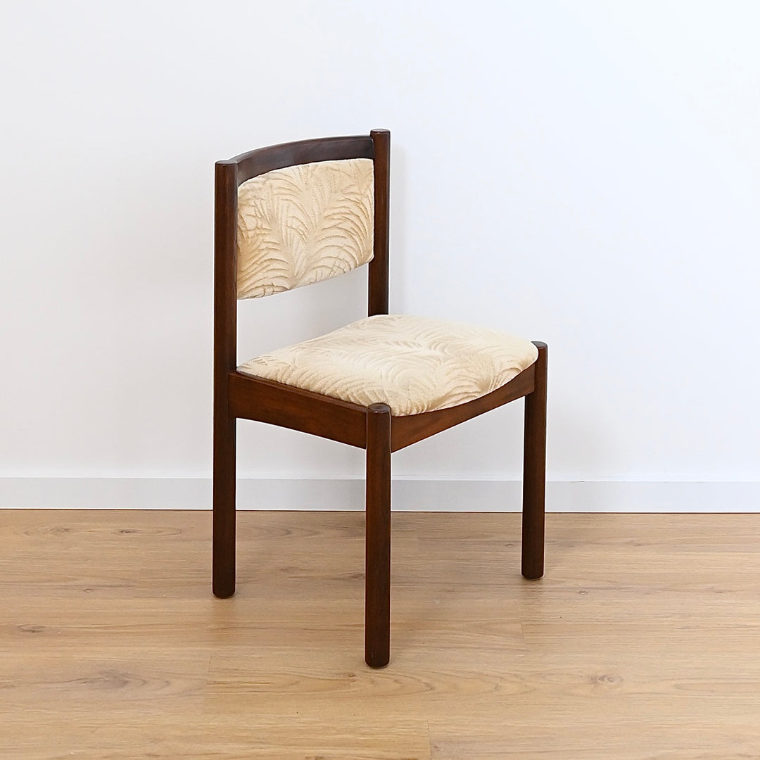 Mid Century Dining Setting Chairs and Extendable Dining Table by Chiswell