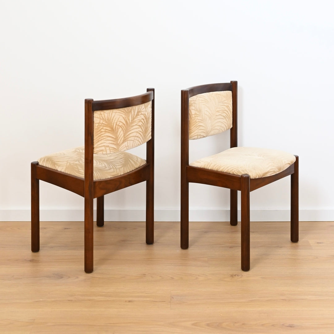 Mid Century Dining Setting Chairs and Extendable Dining Table by Chiswell