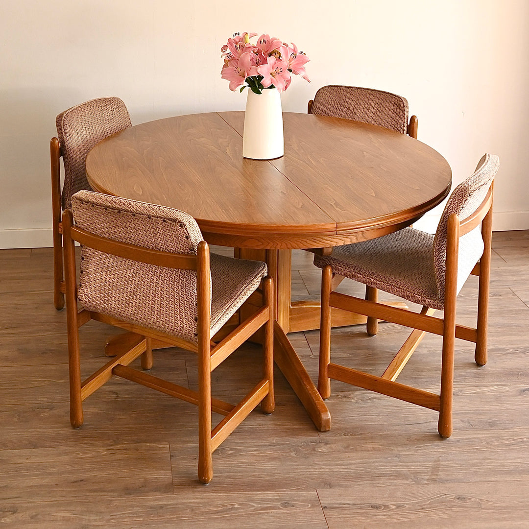 Mid Century Vintage Oak Extendable Dining Table and Chairs