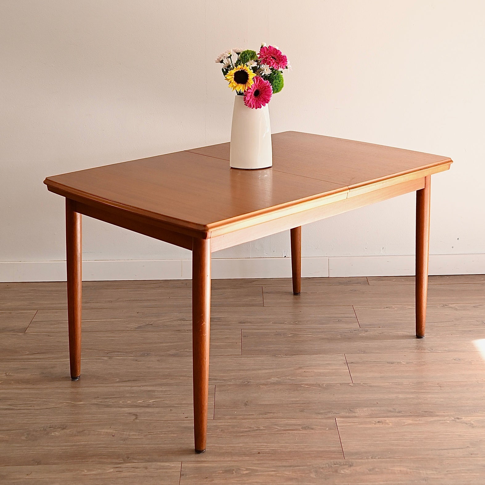 Mid Century Teak Extendable Dining Table by Chiswell – retro bay