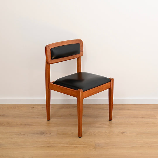 4x Mid Century Teak and Black Vinyl Dining Chairs by Wrightbilt