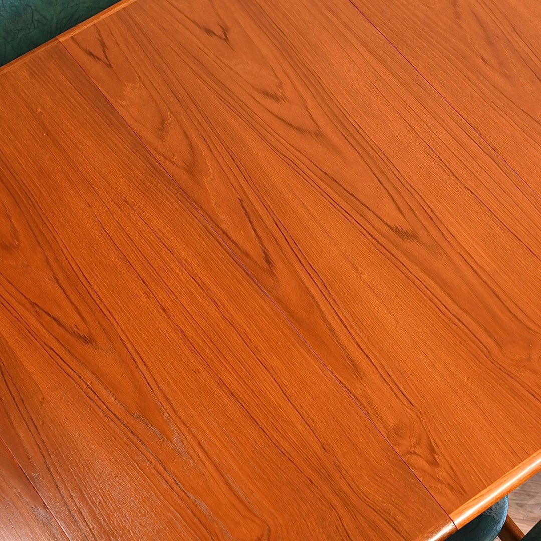 Parker Nordic Oval Extension Dining Table