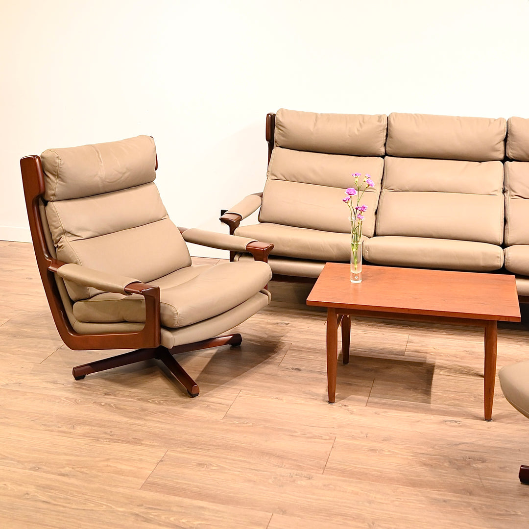 Vintage Tessa T21 Delmont Leather Lounge Suite