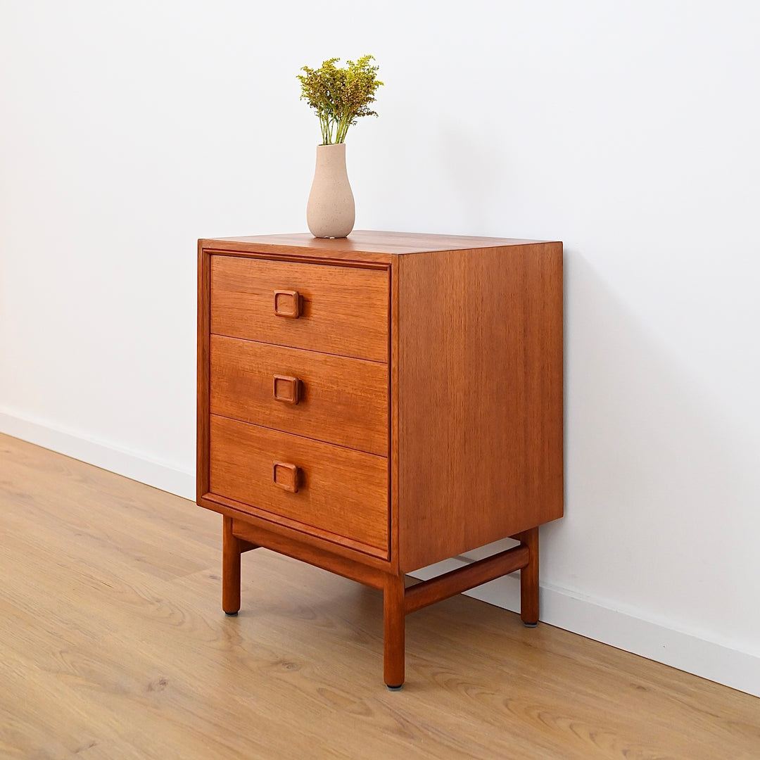 Parker Square Handle Bedside Table Chest of 3 drawers