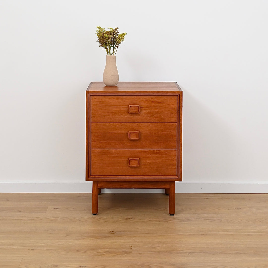 Parker Square Handle Bedside Table Chest of 3 drawers