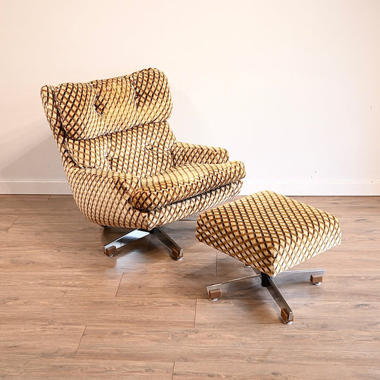 Mid Century Retro Swivel Arm Chair