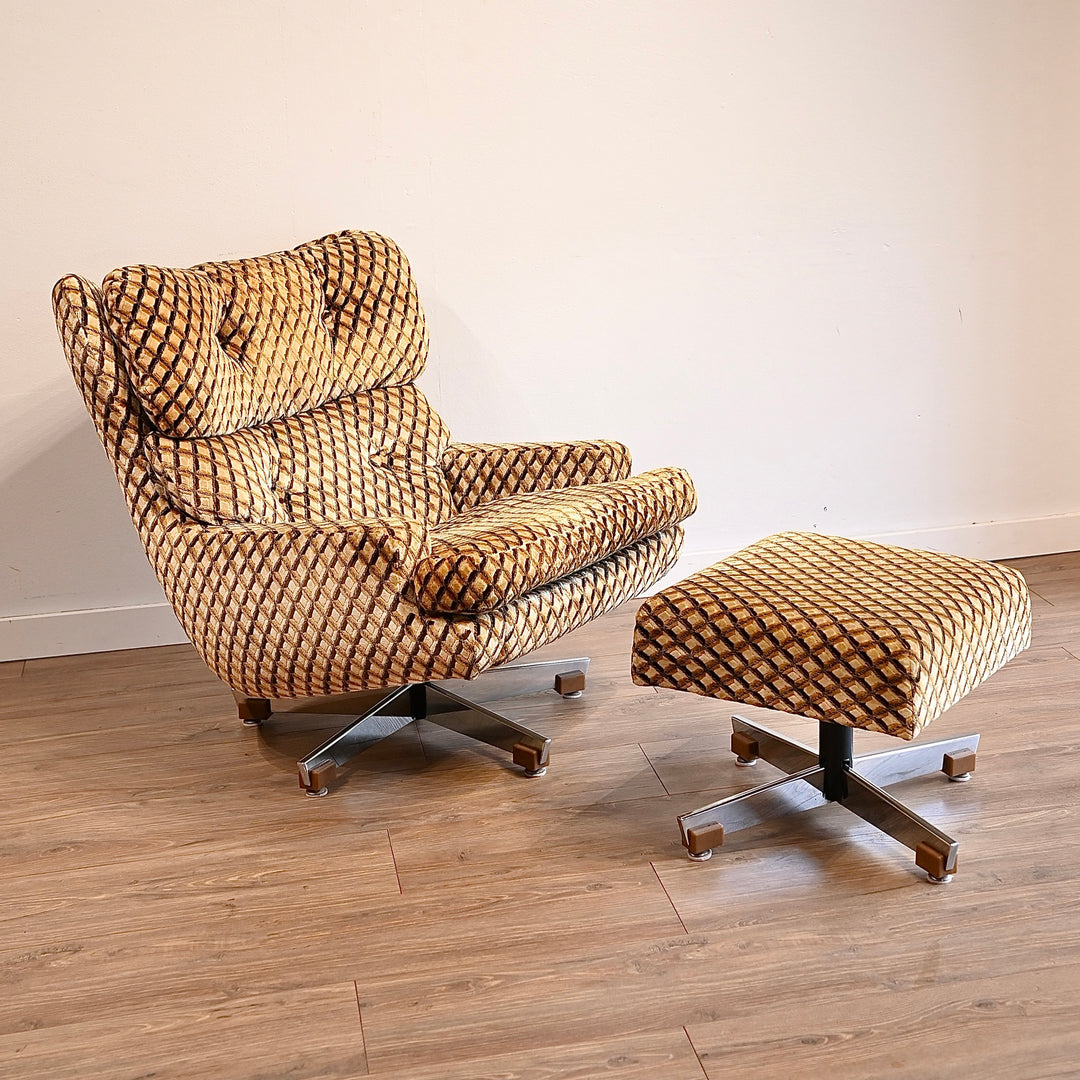 Mid Century Retro Swivel Arm Chair