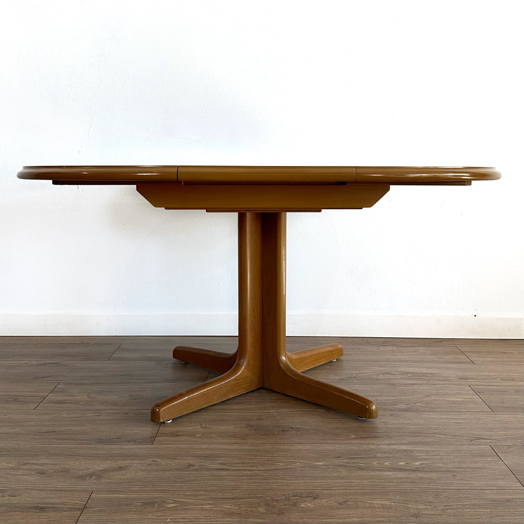 Mid Century Round Extendable Dining Table