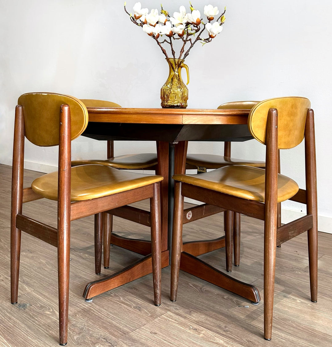 Mid Century Teak Round Extendable Dining Table by Chiswell