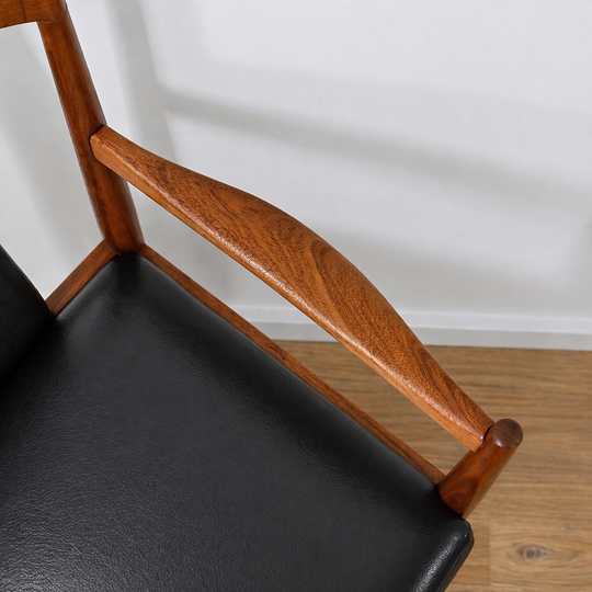 6x T Back Dining Chairs in Black Vinyl by Parker Furniture